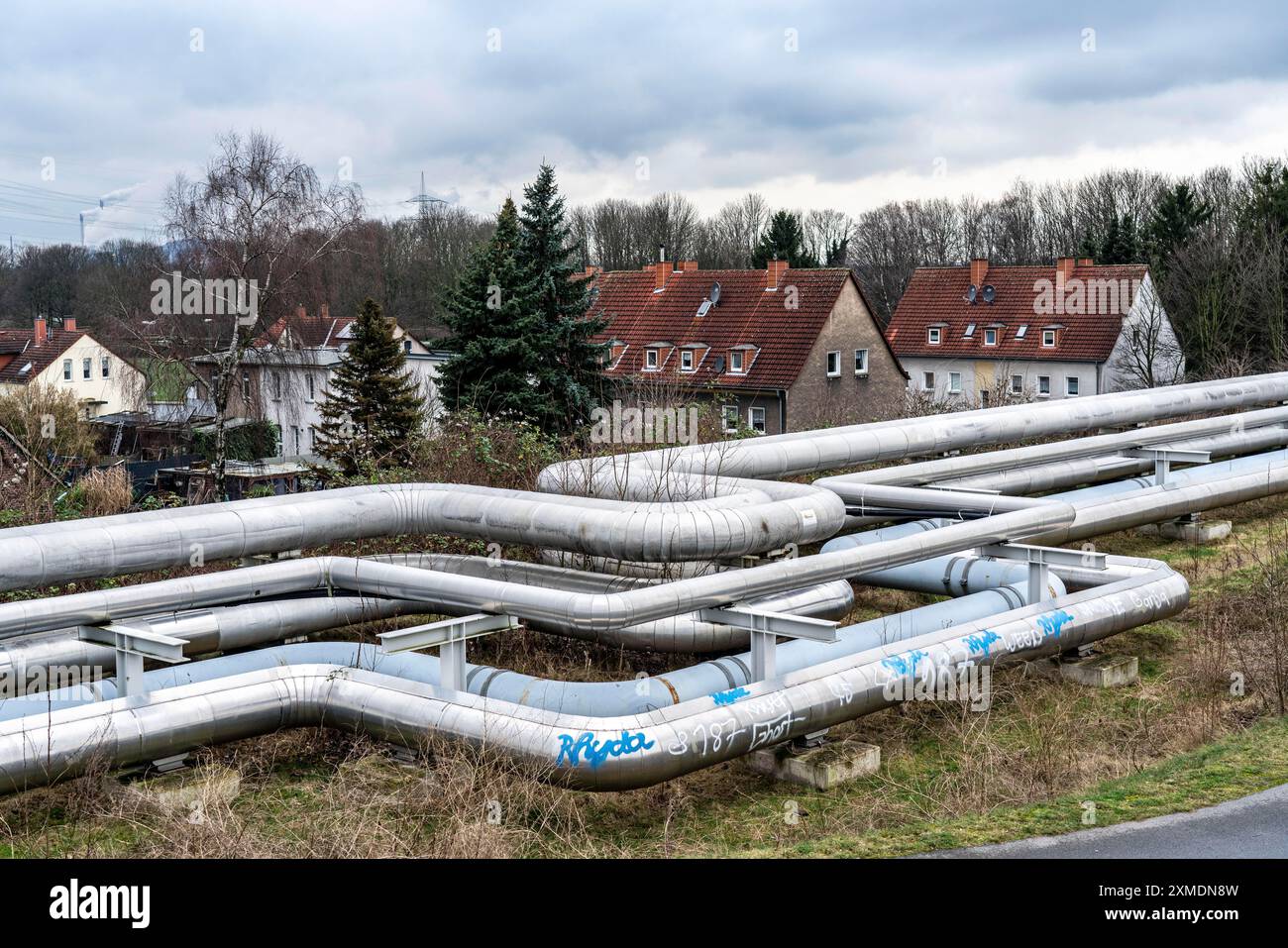 Conduites de chauffage urbain, Hertener Stadtwerke, point de transfert de l'ancienne mine Schlaegel & Eisen, des conduites de la centrale électrique au Banque D'Images