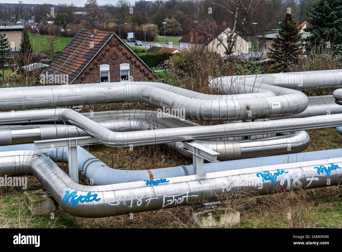 Conduites de chauffage urbain, Hertener Stadtwerke, point de transfert de l'ancienne mine Schlaegel & Eisen, des conduites de la centrale électrique au Banque D'Images