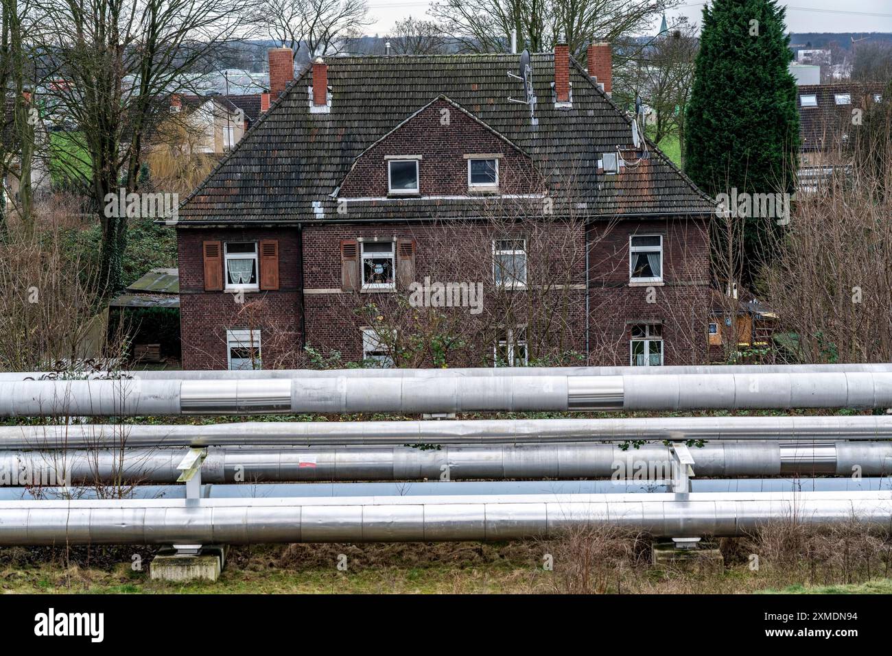 Conduites de chauffage urbain, Hertener Stadtwerke, point de transfert de l'ancienne mine Schlaegel & Eisen, des conduites de la centrale électrique au Banque D'Images