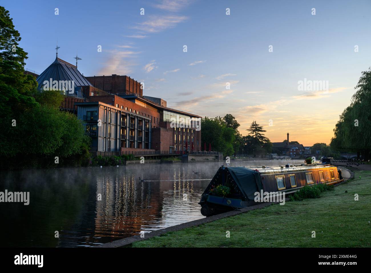 River Avon à Stratford upon Avon au lever du soleil Banque D'Images