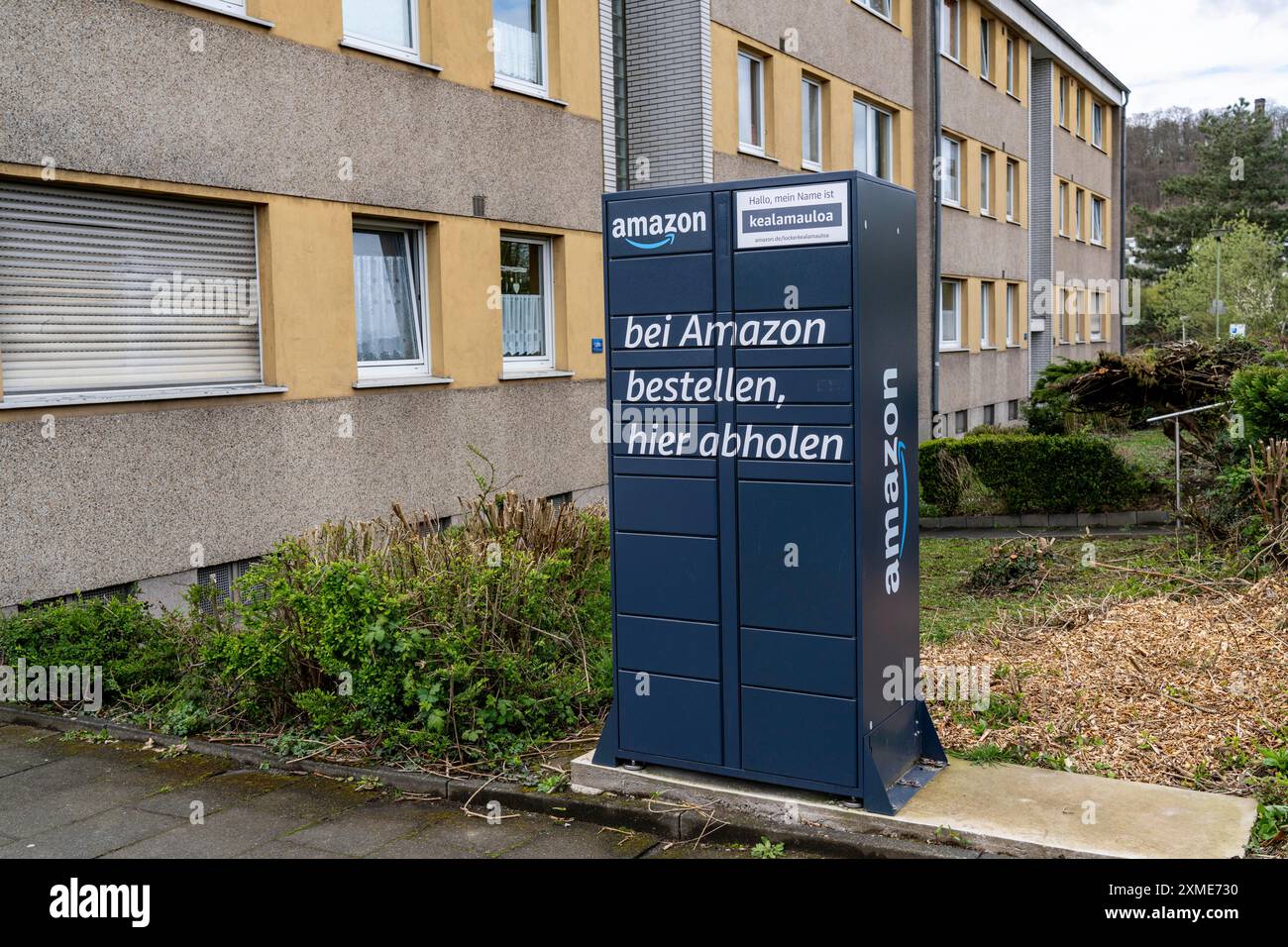 Amazon Locker, station de ramassage pour colis et envois dans un lotissement, à Hagen Vorhalle, Rhénanie du Nord-Westphalie, Allemagne Banque D'Images