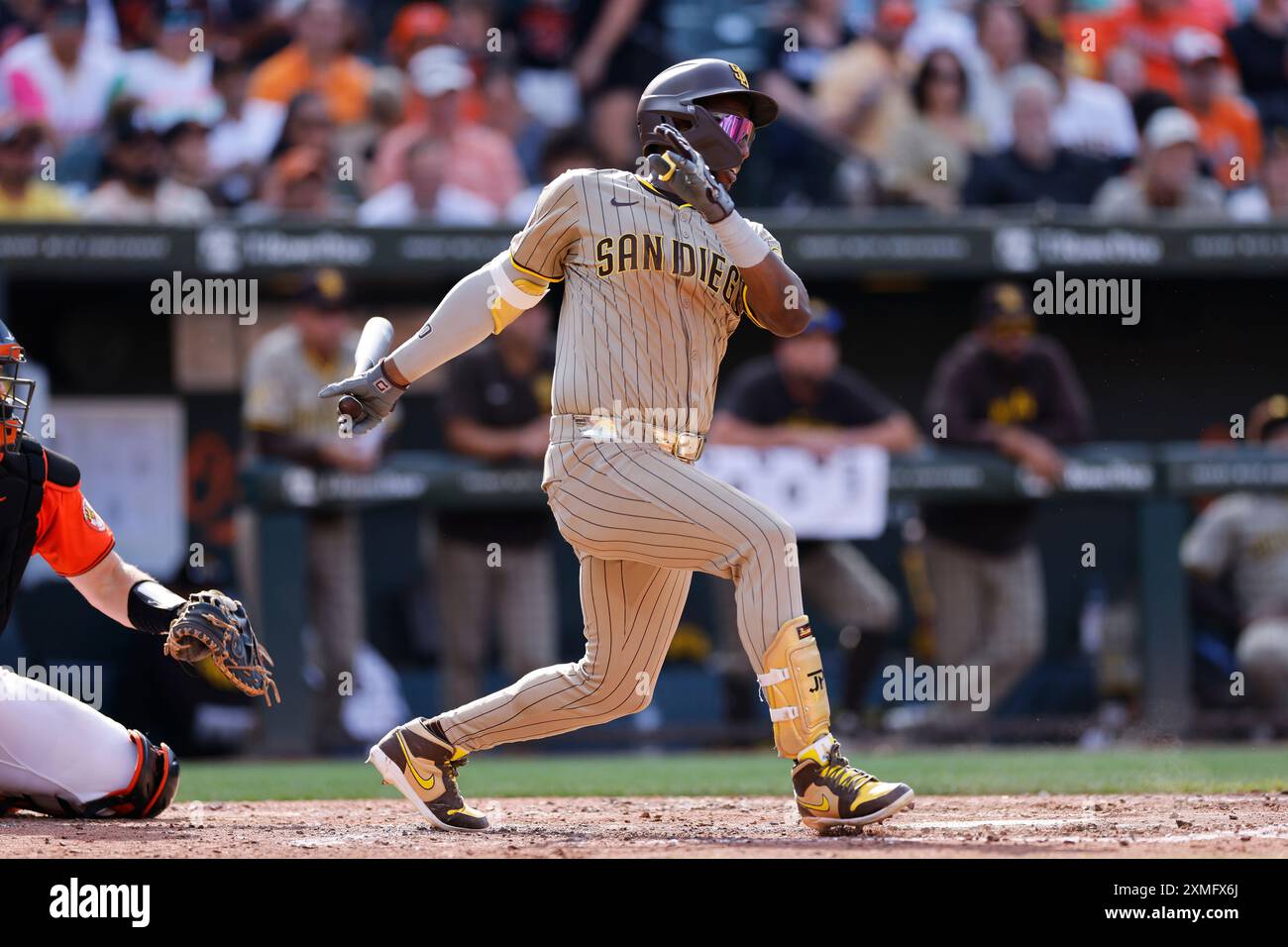 BALTIMORE, MD - JUILLET 27 : Jurickson Profar (10 ans), le batteur des Padres de San Diego, lors d'un match MLB contre les Orioles de Baltimore le 27 juillet 2024 à Oriole Park à Camden Yards à Baltimore, Maryland. (Photo de Joe Robbins/image du sport) Banque D'Images