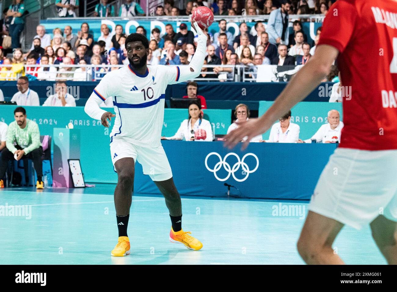 Paris, France. 27 juillet 2024. Dika Mem (France), Handball, Tour préliminaire masculin Groupe B entre le Danemark et la France lors des Jeux Olympiques de Paris 2024 le 27 juillet 2024 au South Paris Arena 6 à Paris, France - photo Baptiste Autissier/Panoramic/DPPI Media Credit : DPPI Media/Alamy Live News Banque D'Images