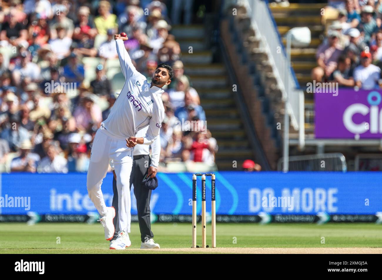 Birmingham, Royaume-Uni. 28 juillet 2024. Shoaib Bashir en action bowling lors de l'International test match Series match match entre l'Angleterre et les Antilles à Edgbaston Cricket Ground, Birmingham, Angleterre le 28 juillet 2024. Photo de Stuart Leggett. Utilisation éditoriale uniquement, licence requise pour une utilisation commerciale. Aucune utilisation dans les Paris, les jeux ou les publications d'un club/ligue/joueur. Crédit : UK Sports pics Ltd/Alamy Live News Banque D'Images