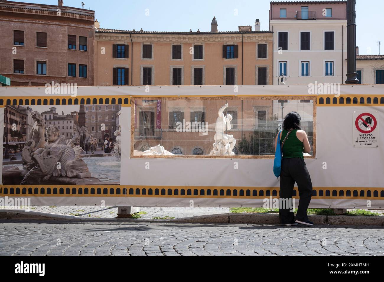 Rome, Italie. Dans la photo restauration de la fontaine de Neptune sur la Piazza Navona. UTILISATION ÉDITORIALE UNIQUEMENT ! NON DESTINÉ À UN USAGE COMMERCIAL ! Banque D'Images