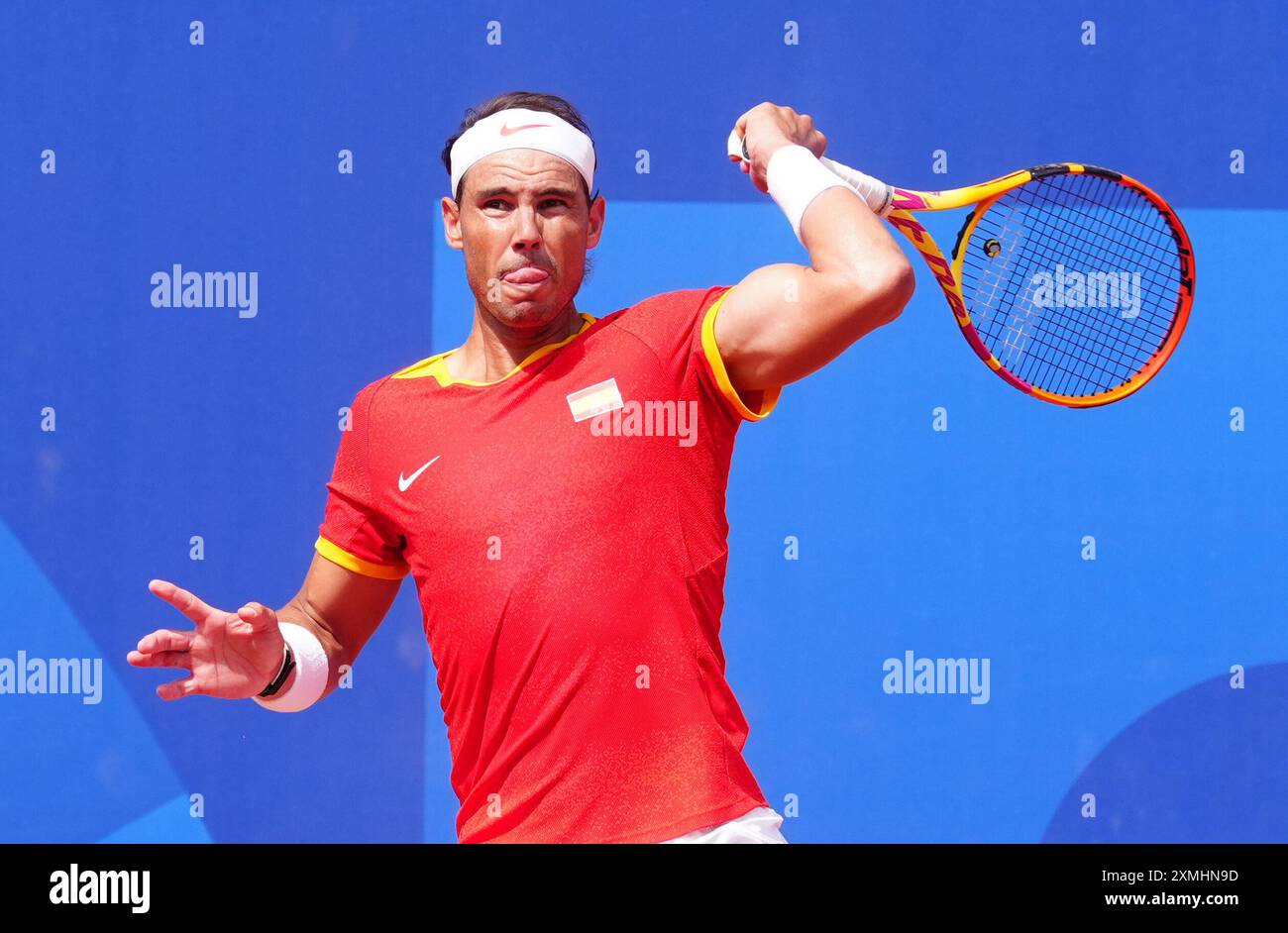 L'Espagnol Rafael Nadal lors du match de premier tour en simple masculin contre le Hongrois Marton Fucsovics (non représenté) à Roland-Garros, lors de la deuxième journée des Jeux Olympiques de Paris 2024 en France. Date de la photo : dimanche 28 juillet 2024. Banque D'Images