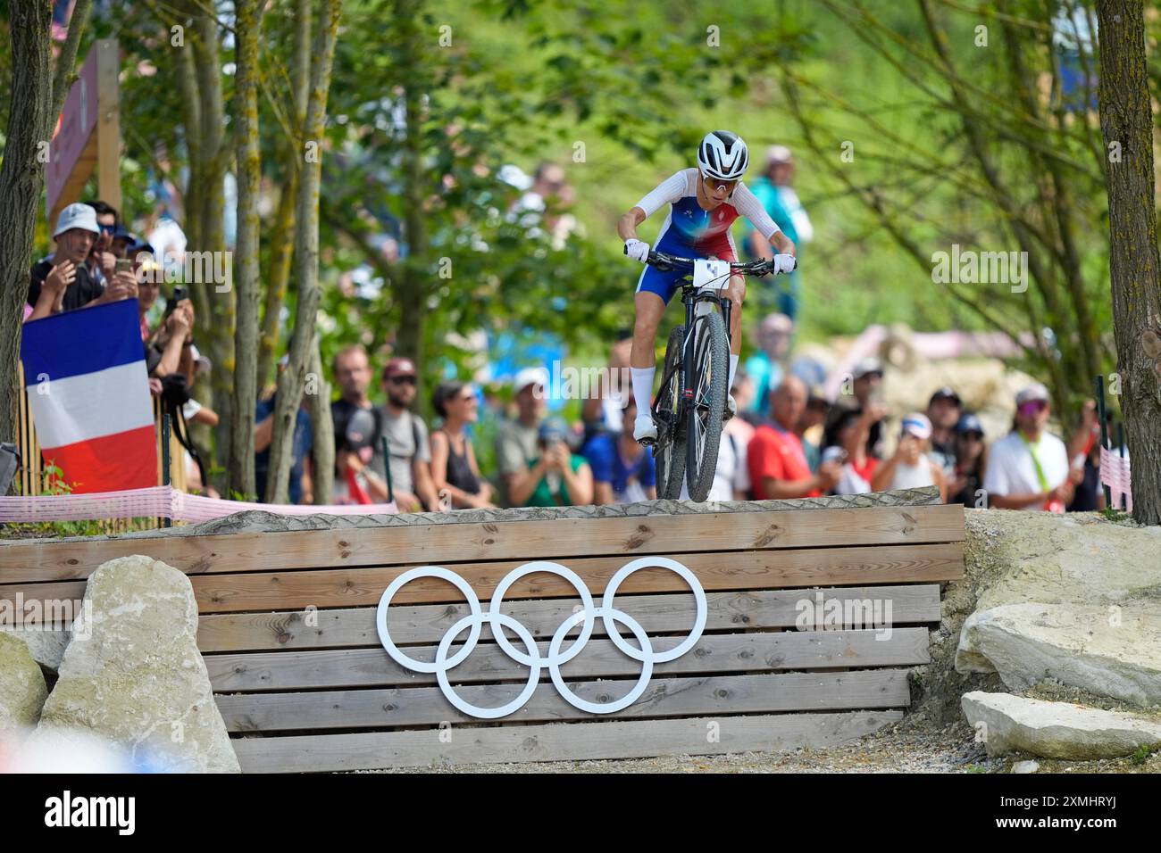 Elancourt, France. 28 juillet 2024. Pauline Ferrand Prevot de l'équipe de France lors de la course de médaille d'or en vélo de montagne féminin lors de la deuxième journée des Jeux Olympiques de Paris 2024 à Elancourt Hill le 28 juillet 2024 à Elancourt, France. Crédit : Abaca Press/Alamy Live News Banque D'Images