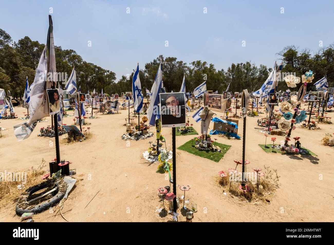 Mémorial aux victimes d'une attaque terroriste palestinienne le 7 octobre 2023 sur le site du Nova Music Festival dans le sud d'Israël. Banque D'Images