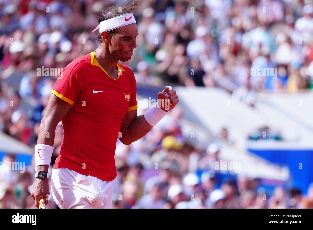 L'Espagnol Rafael Nadal lors du match de premier tour en simple masculin contre le Hongrois Marton Fucsovics (non représenté) à Roland-Garros, lors de la deuxième journée des Jeux Olympiques de Paris 2024 en France. Date de la photo : dimanche 28 juillet 2024. Banque D'Images