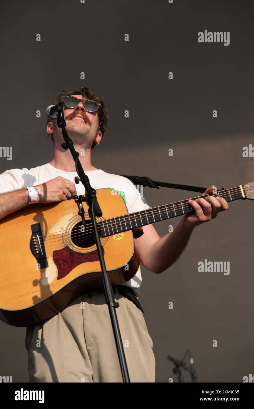 Brighton, Sussex, Royaume-Uni. 28 juillet 2024. Les Mary Wallopers jouent un irriverent au Festival on the Beach. Cristina Massei/Alamy Live News Banque D'Images