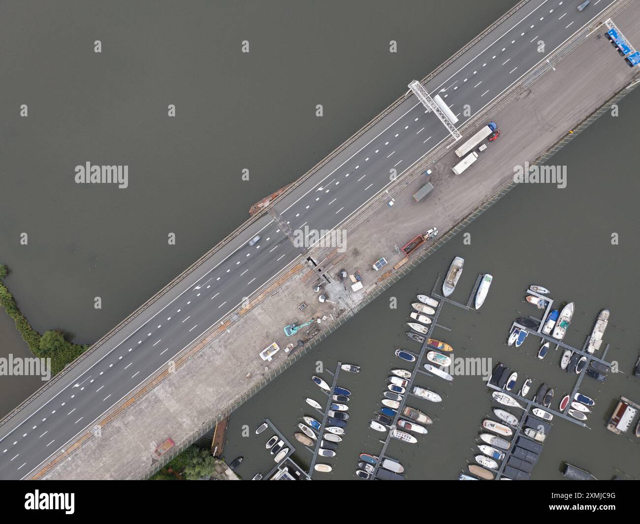 Amsterdam, Hollande du Nord, pays-Bas, 26 juillet 2024 : travaux routiers sur l'autoroute A10 à Amsterdam, causant de nombreux embouteillages. Banque D'Images