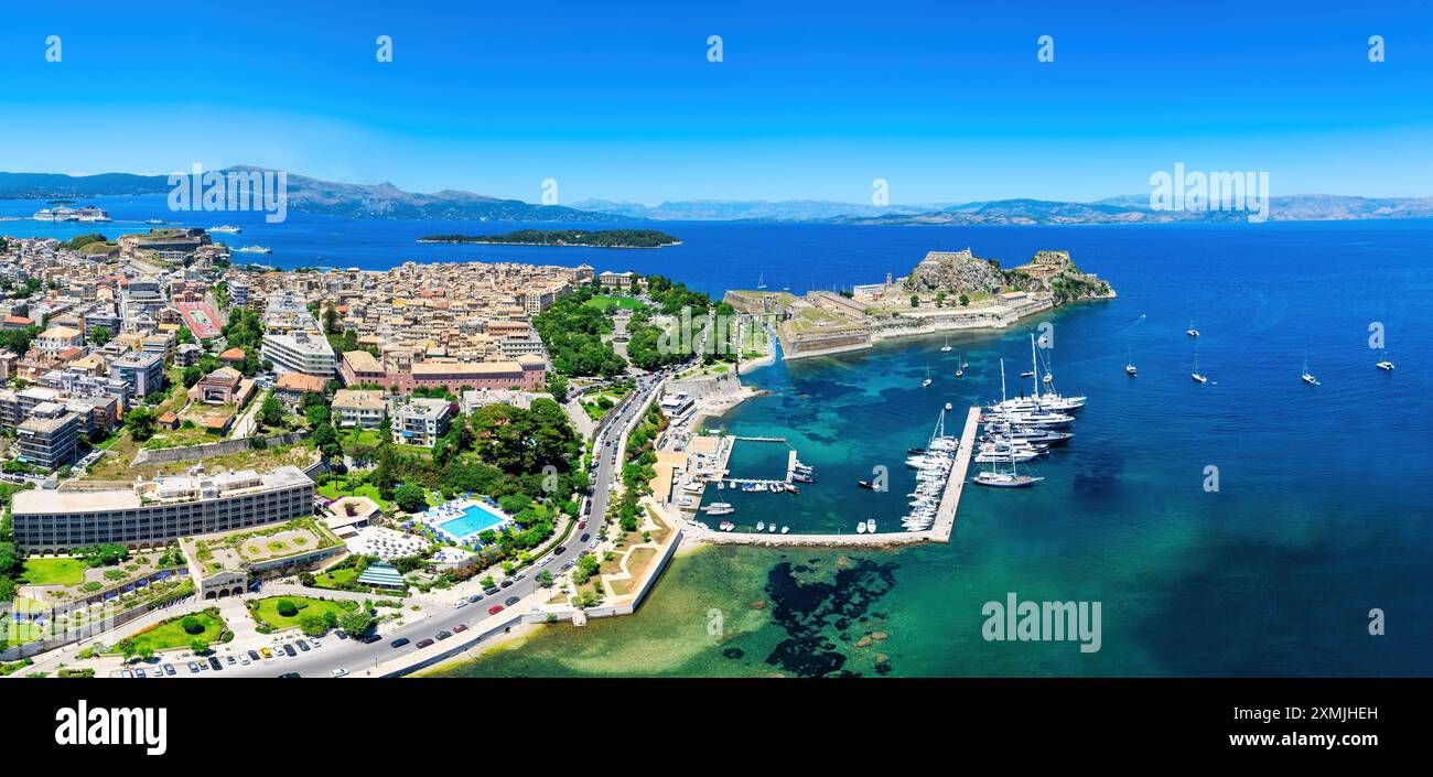 Corfou, 10 juin 2024 : Iles Ioniennes de Grèce Corfou. Vue panoramique sur la ville de corfou Banque D'Images