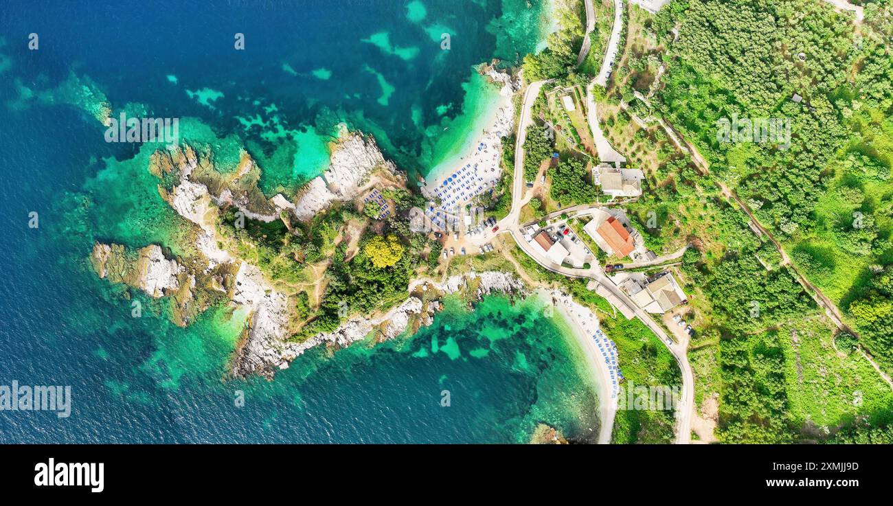 Corfou, 10 juin 2024 : Iles Ioniennes de Grèce Corfou. Vue panoramique sur la plage de kanoni Banque D'Images