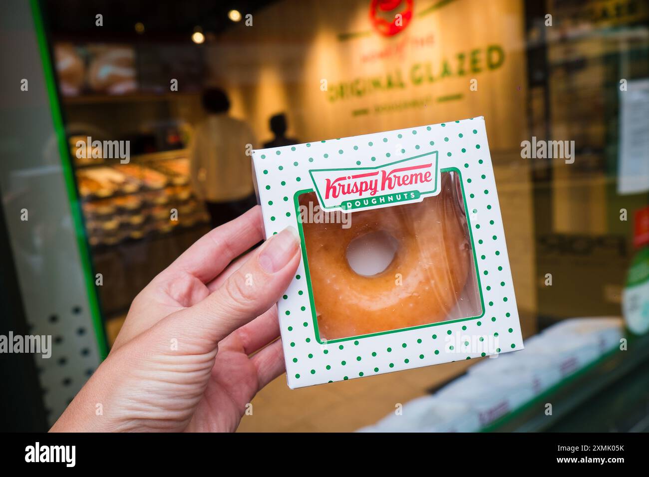 Londres, Royaume-Uni - 25 juillet 2014 : Krispy Kreme Doughnuts shop à Londres. Banque D'Images