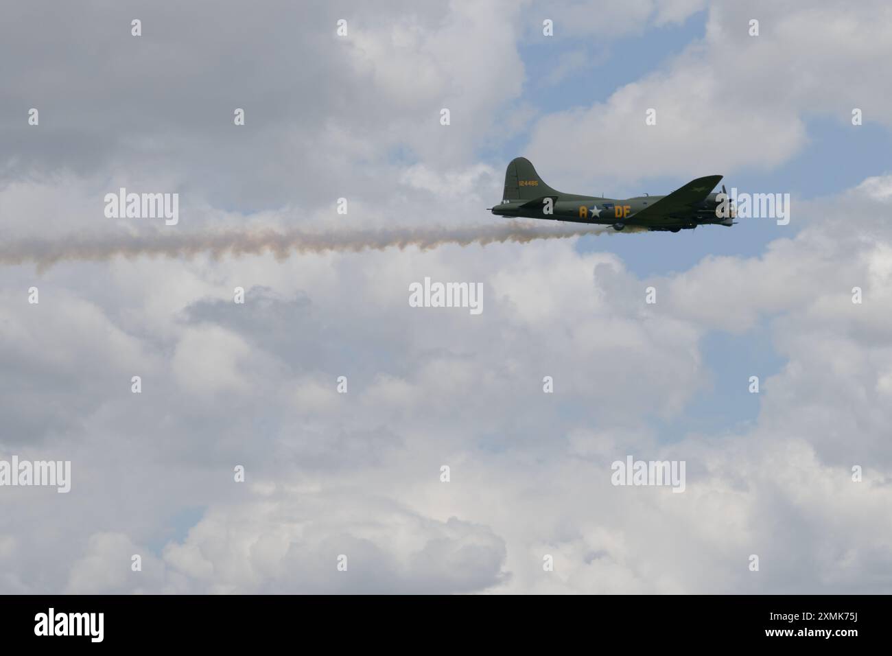 Boeing B-17 Flying Fortress Sally B au Old Buckenham Airshow 2024 Banque D'Images