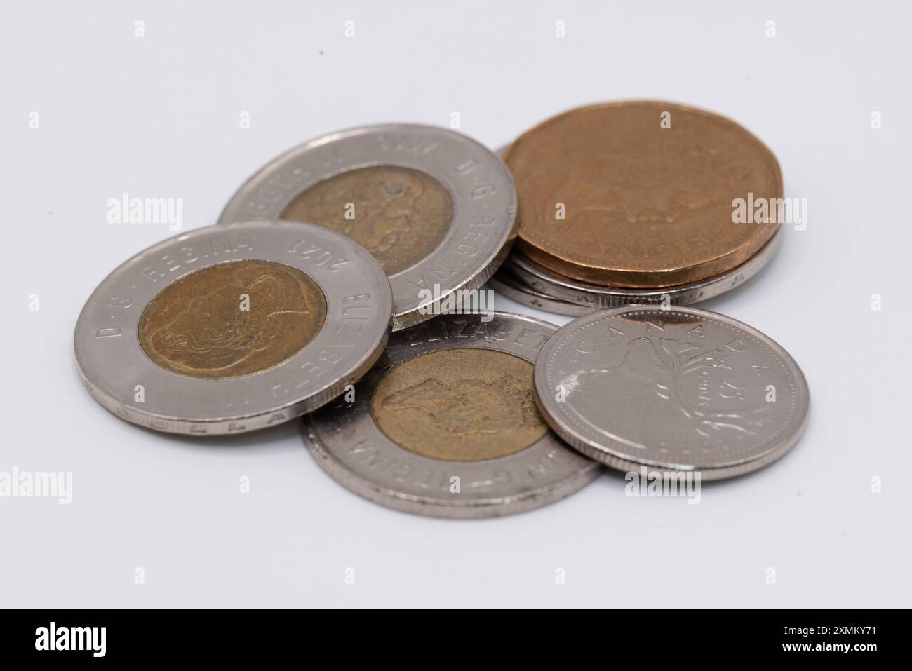 Pile de différentes pièces de monnaie canadienne Banque D'Images