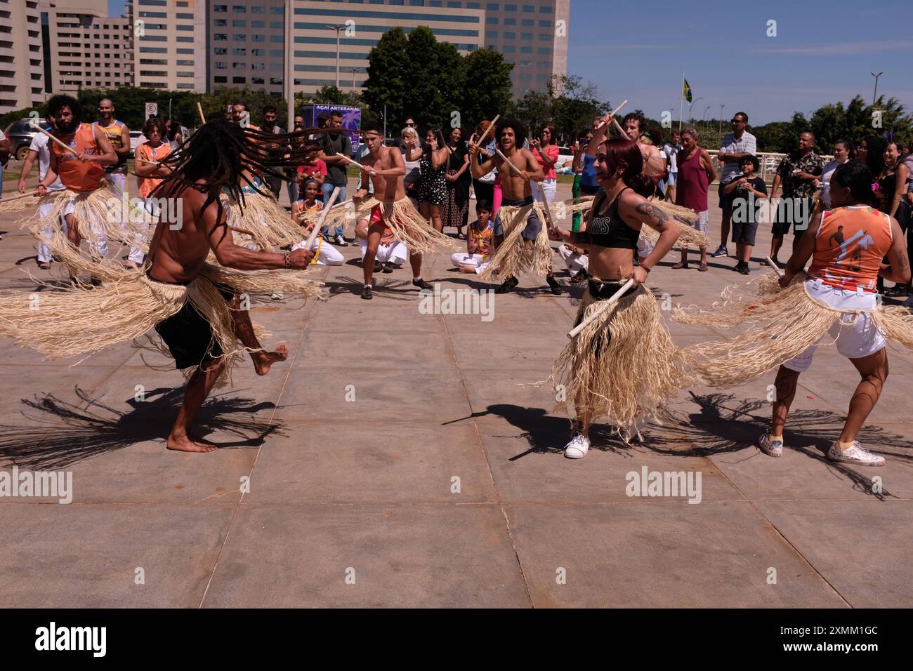 Démonstration de capoiera, danse traditionnelle et art martial du Brésil, dans la ville de Brasilia, capitale du Brésil Banque D'Images