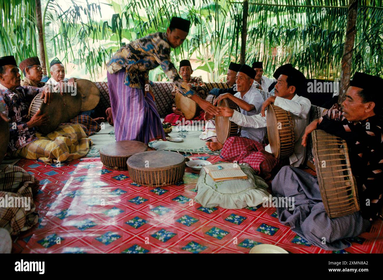 Une cérémonie de dédicace de bébé, Sumatra, Indonésie. Banque D'Images