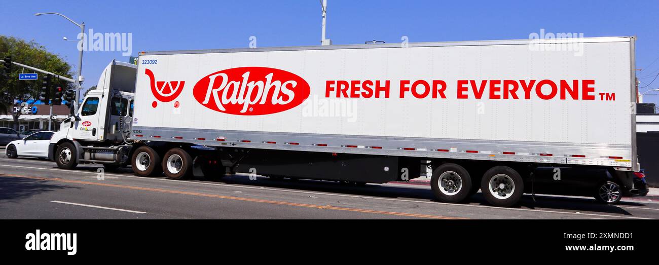Camion d'épicerie Ralphs. Ralphs est une chaîne de supermarchés américaine Banque D'Images