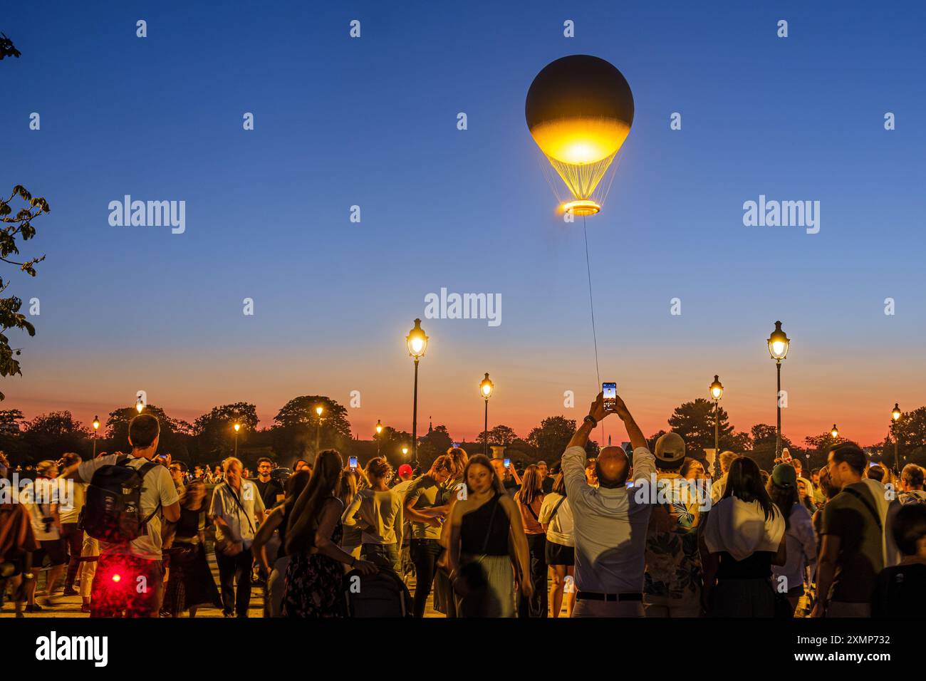 FRANCE. PARIS (75) 1ER ARRONDISSEMENT. PARIS 2024. PENDANT TOUTE LA DURÉE DES JEUX, LA FLAMME OLYMPIQUE PENDRA AU-DESSUS DU JARDIN DES TUILERIES DANS LA HEA Banque D'Images