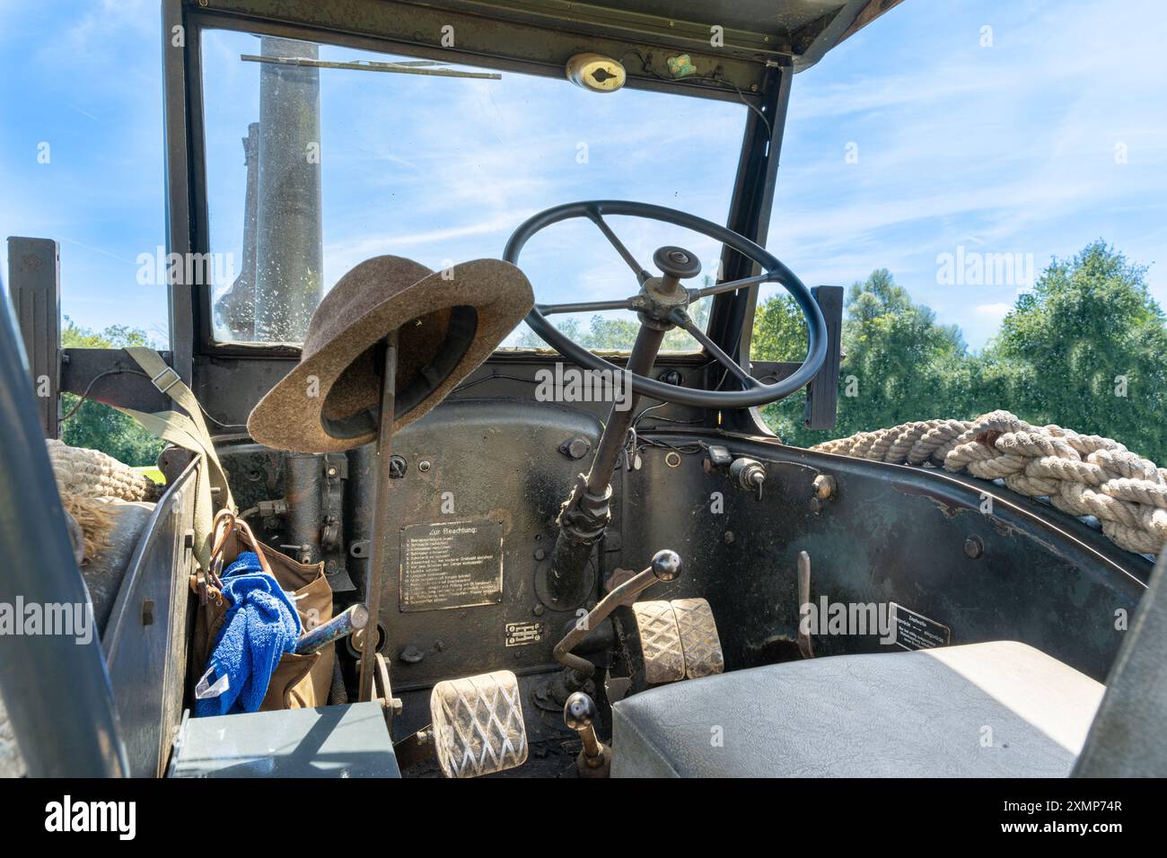 Tracteur historique Lanz Bulldog. Vue du siège conducteur et des garnitures. Le Lanz Bulldog était un tracteur fabriqué par Heinrich Lanz AG à Mannheim, Ba Banque D'Images