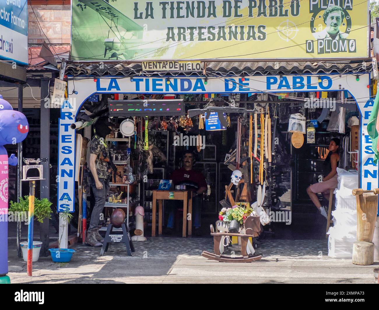 DORADAL, COLOMBIE - 08 JUILLET 2024 la Tienda de Pablo, musée de la boutique touristique Escobar Banque D'Images