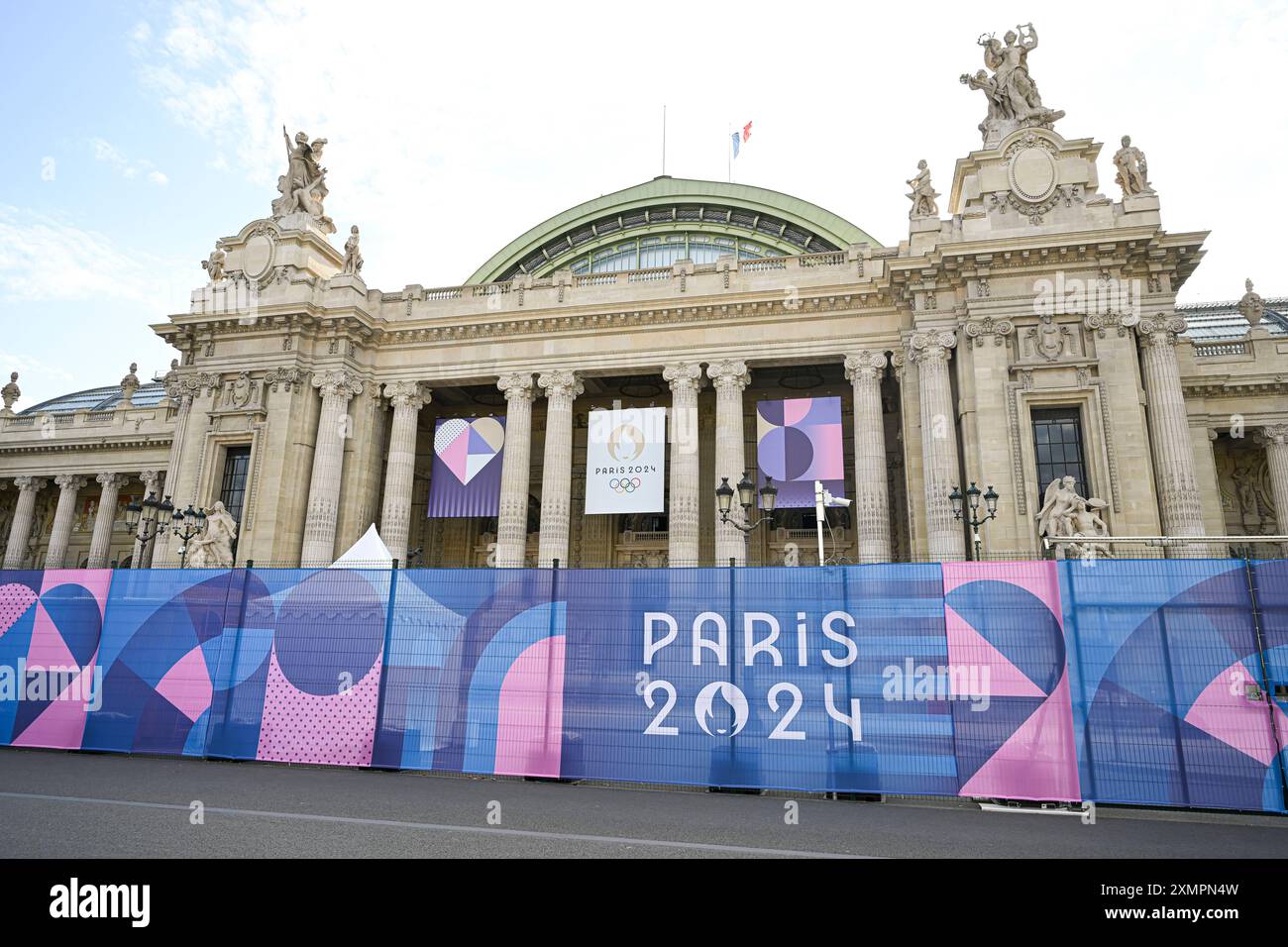 Pin's Officiel Paris 2024 - Grand Palais Olympique - Édition Sponsor Alibaba - Neuf