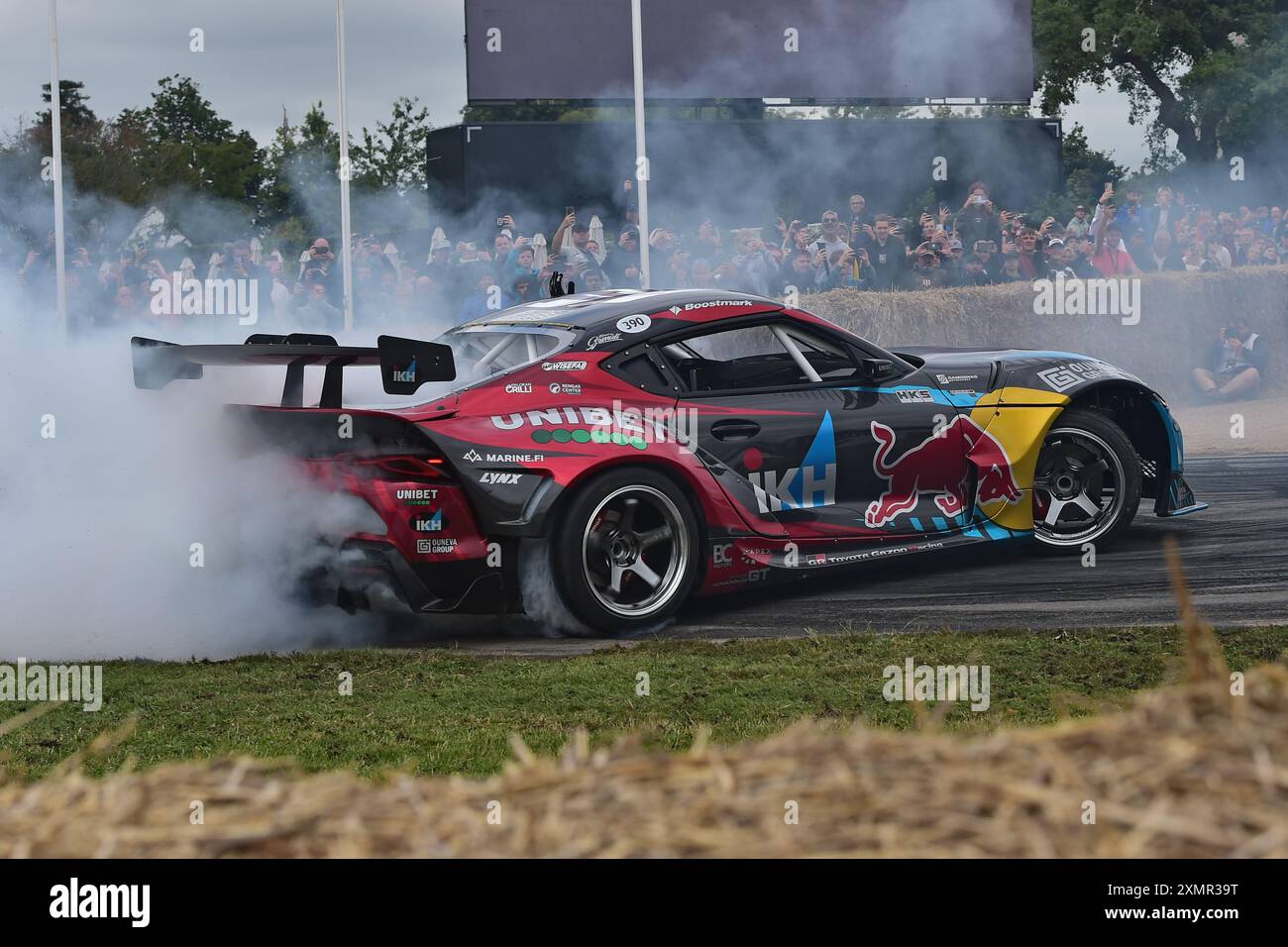 Kalle Rovanpera, Toyota GR Supra Drift, l’art de transformer les pneus en fumée de manière artistique tout en conduisant le plus latéralement possible, attrapez ma DRI Banque D'Images