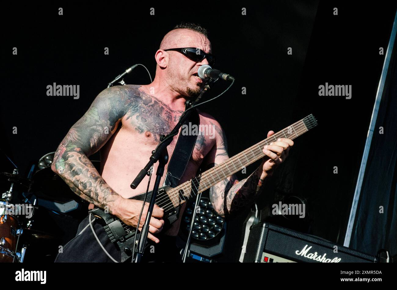 Patrick Mameli de Pestilence en concert au Release Athens Festival à Plateia Nerou / Grèce, juillet 2024 Banque D'Images