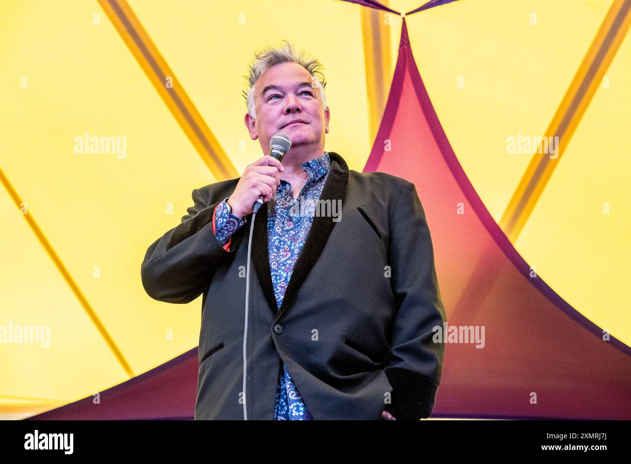 Stewart Lee se produit le quatrième jour au Latitude Festival 2024. Henham Park, Southwold, Suffolk, Royaume-Uni. 29 juillet 2024. Crédit : Gary Stafford/Alamy Live News Banque D'Images