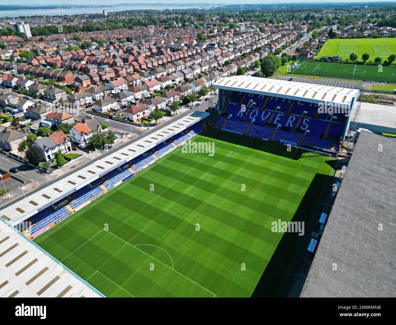Vue aérienne de Prenton Park, stade du club de football Tranmere Rovers. Banque D'Images
