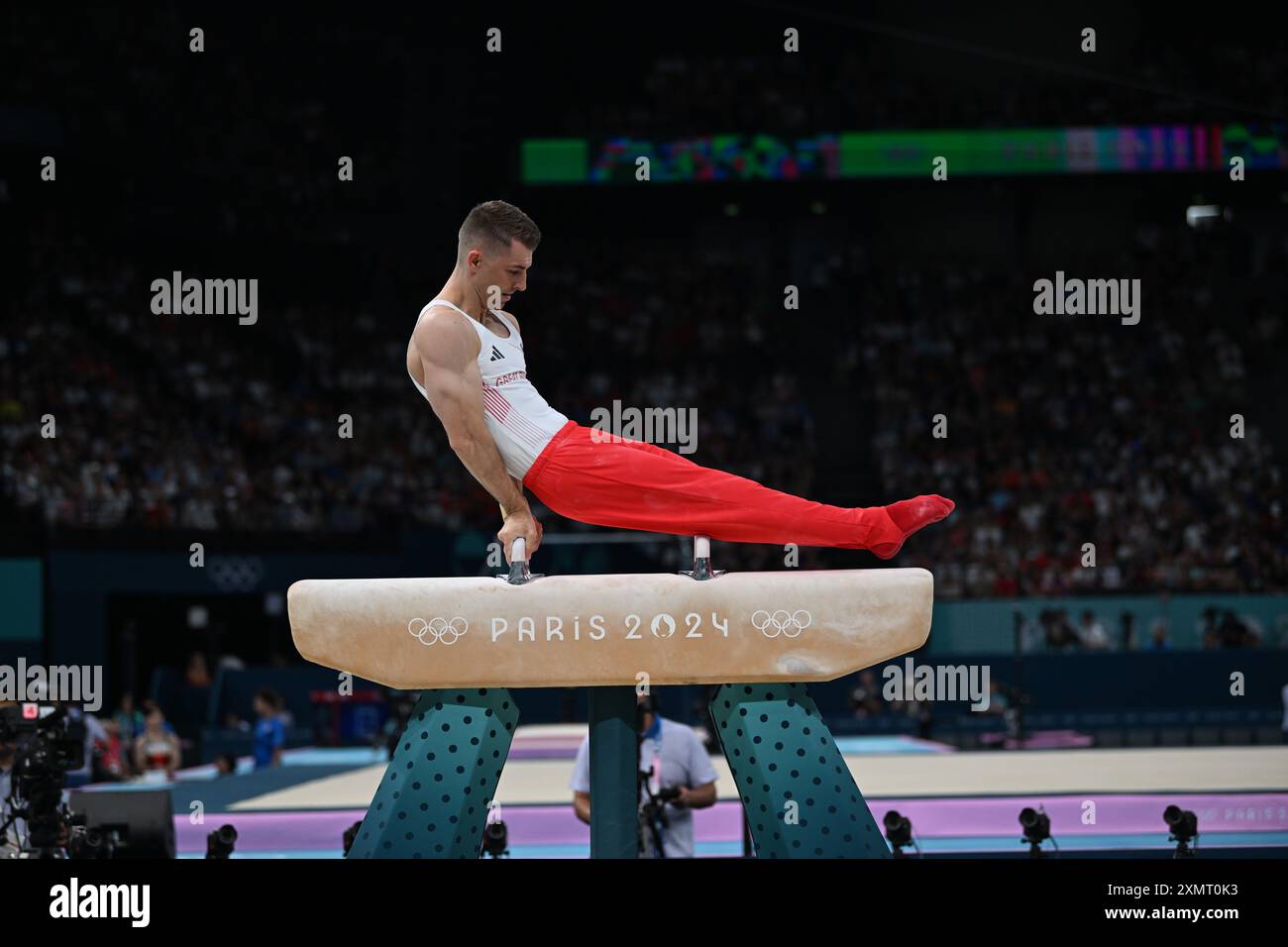 29 juillet 2024 ; Jeux Olympiques de Paris, Paris, France, jour 4; Bercy Arena, Paris : finale de l'équipe artistique masculine : Max Whitlock (GB) sur le cheval de pommeau crédit : action plus Sports images/Alamy Live News Banque D'Images