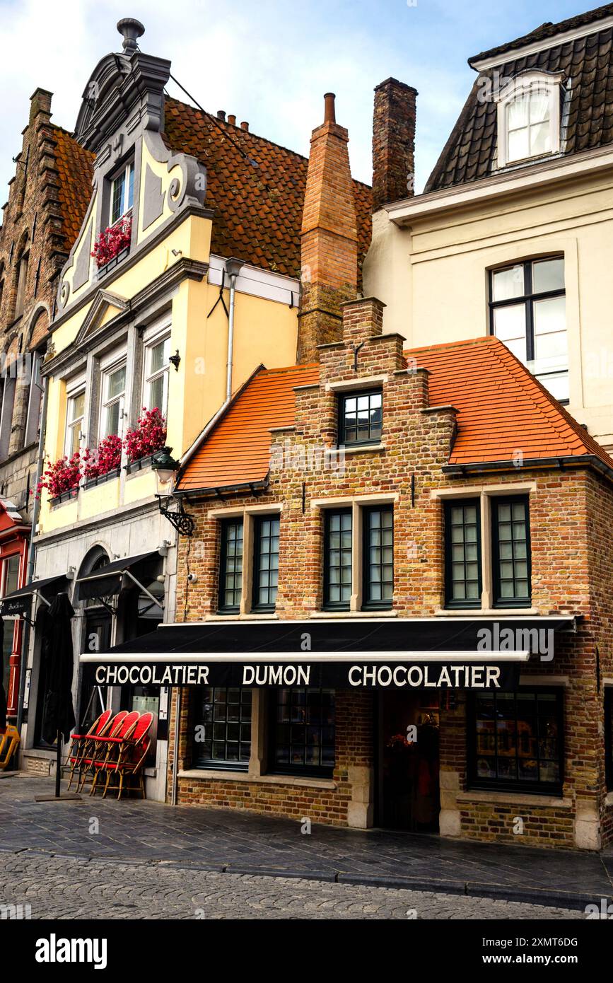 Chocolatier artisanal à pignon en brique à Bruges, Belgique Banque D'Images