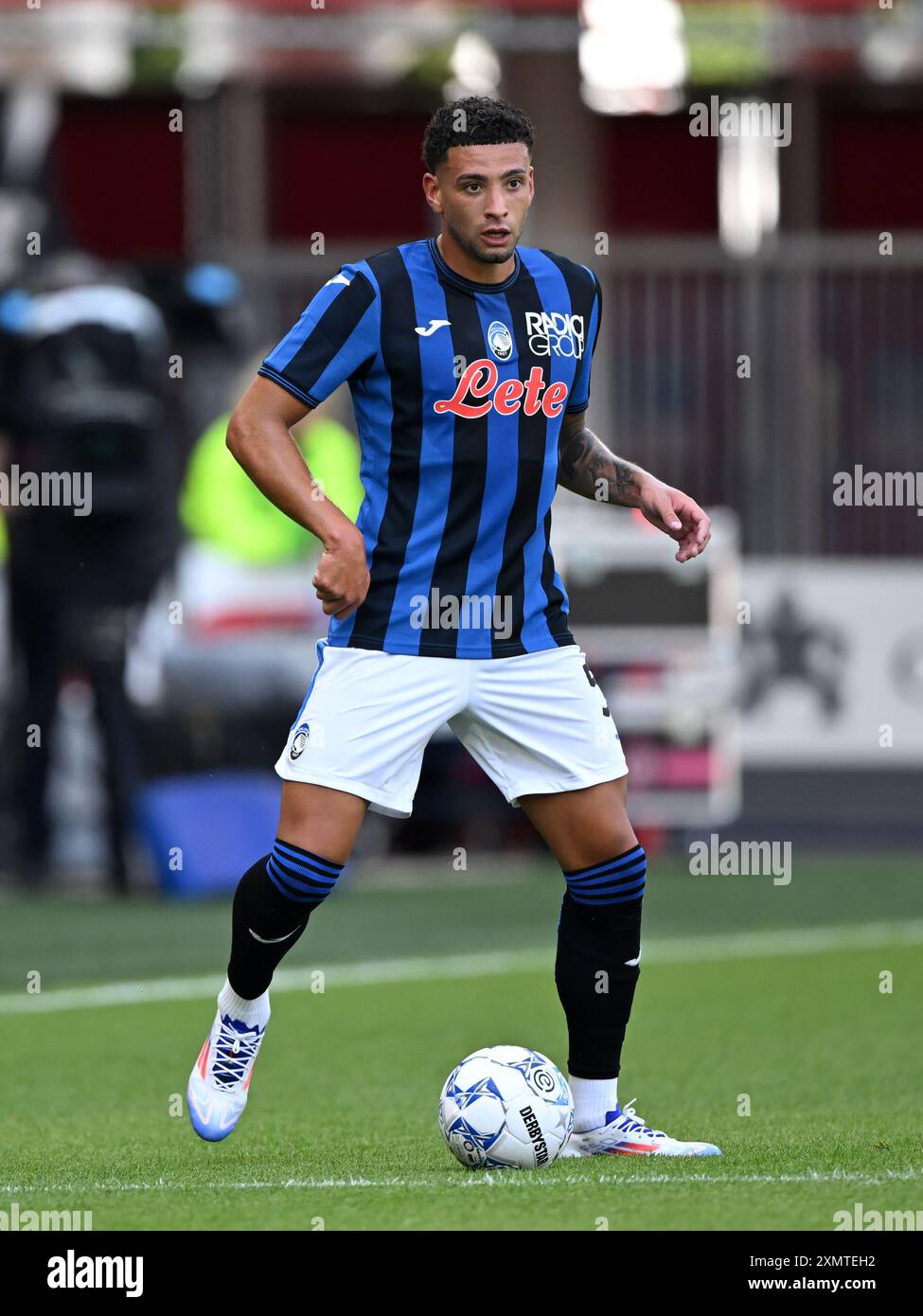 ALKMAAR - Ben Godfrey d'Atalanta BC lors du match amical entre AZ Alkmaar et Atalanta Bergamo au stade AFAS le 27 juillet 2024 à Alkmaar, pays-Bas. ANP | Hollandse Hoogte | GERRIT VAN COLOGNE Banque D'Images