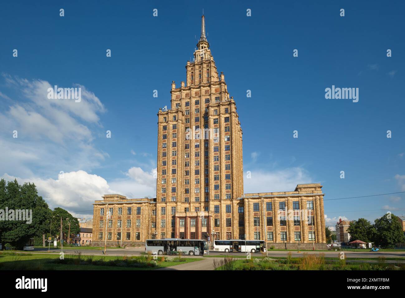 Attrait touristique letton - ancien bâtiment de l'Académie des sciences à Riga, Lettonie. Banque D'Images Attrait touristique letton - ancien bâtiment de l'Académie des sciences à Riga, Lettonie. Banque D'Images