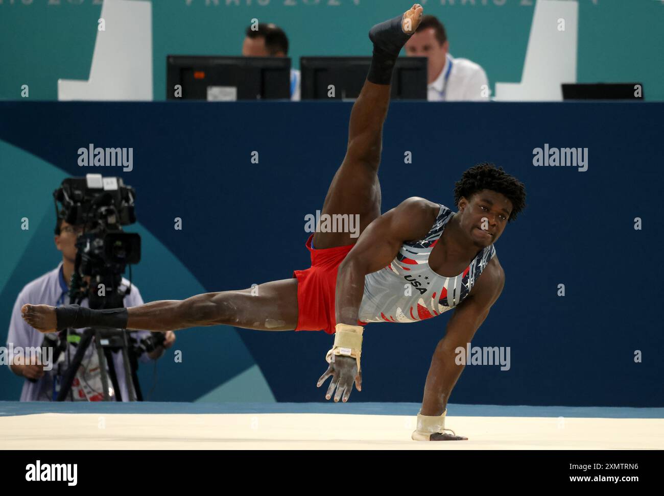 Paris, France. 29 juillet 2024. Paris, France. 29 juillet 2024. Gymnastique artistique : finale de l'équipe masculine. Richard Fredrick, États-Unis - exercice au sol, pendant la troisième journée des Jeux Olympiques de Paris 2024, Paris, France. Crédit : Adam Stoltman/Alamy Live News Banque D'Images