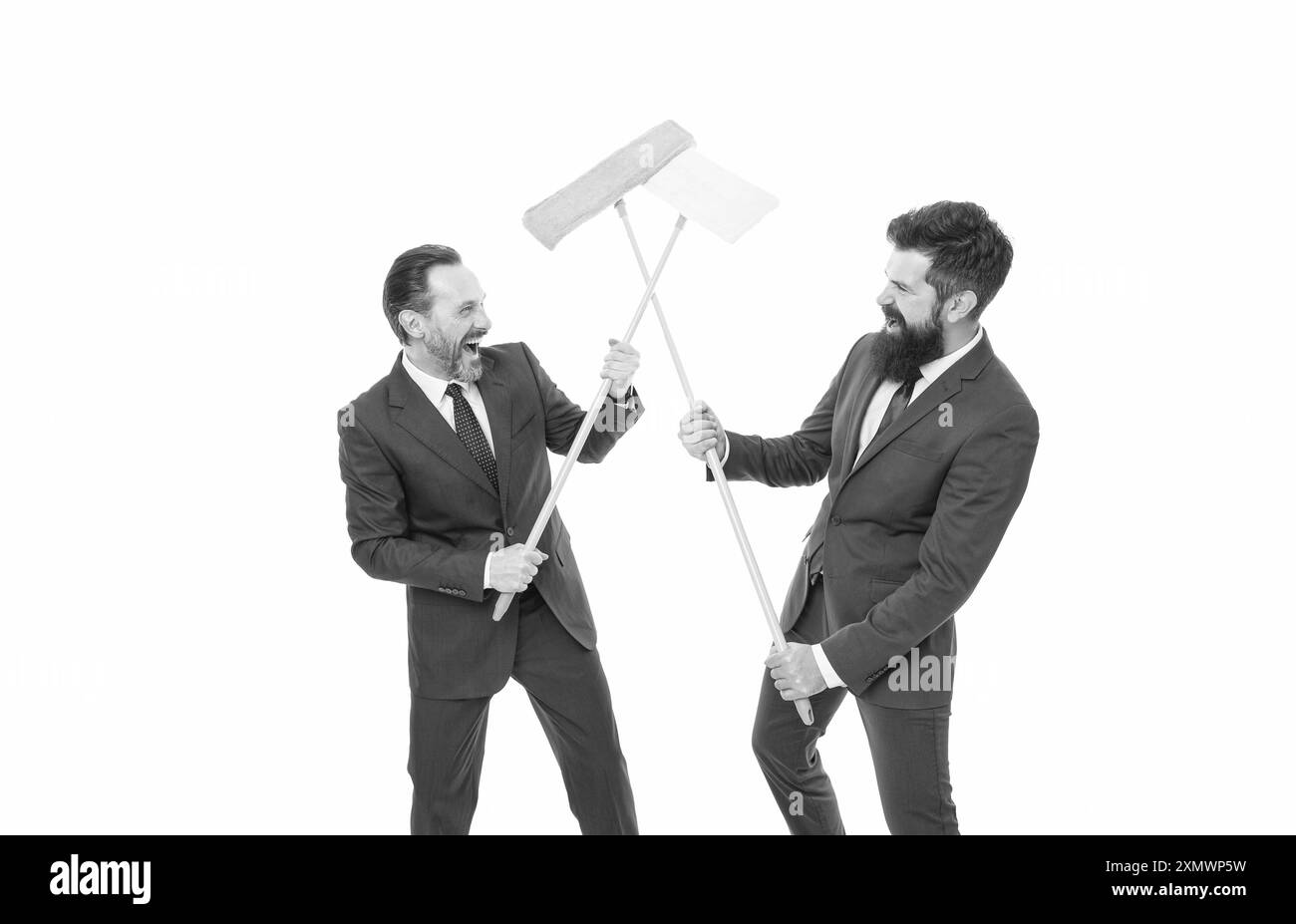 Nettoyage. Concept de service de nettoyage. Couvrez nos pistes avant que quelqu'un ne s'en prenne à la fraude financière. Supprimer la preuve. Réputation claire. Hommes barbus Banque D'Images