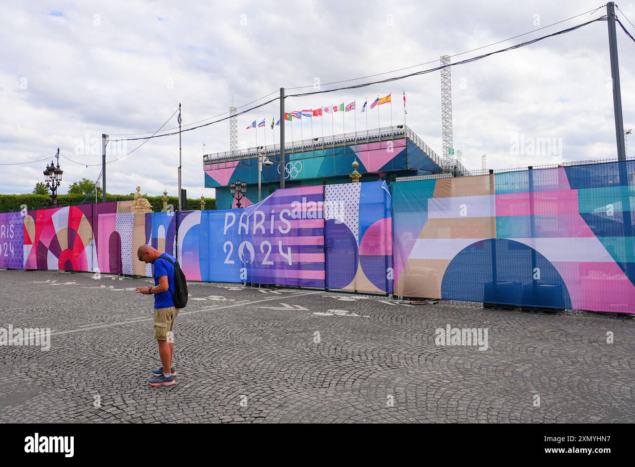 Stades temporaires construits avec ossature métallique sur la place de la Concorde pour les Jeux olympiques d'été de Paris 2024 Banque D'Images