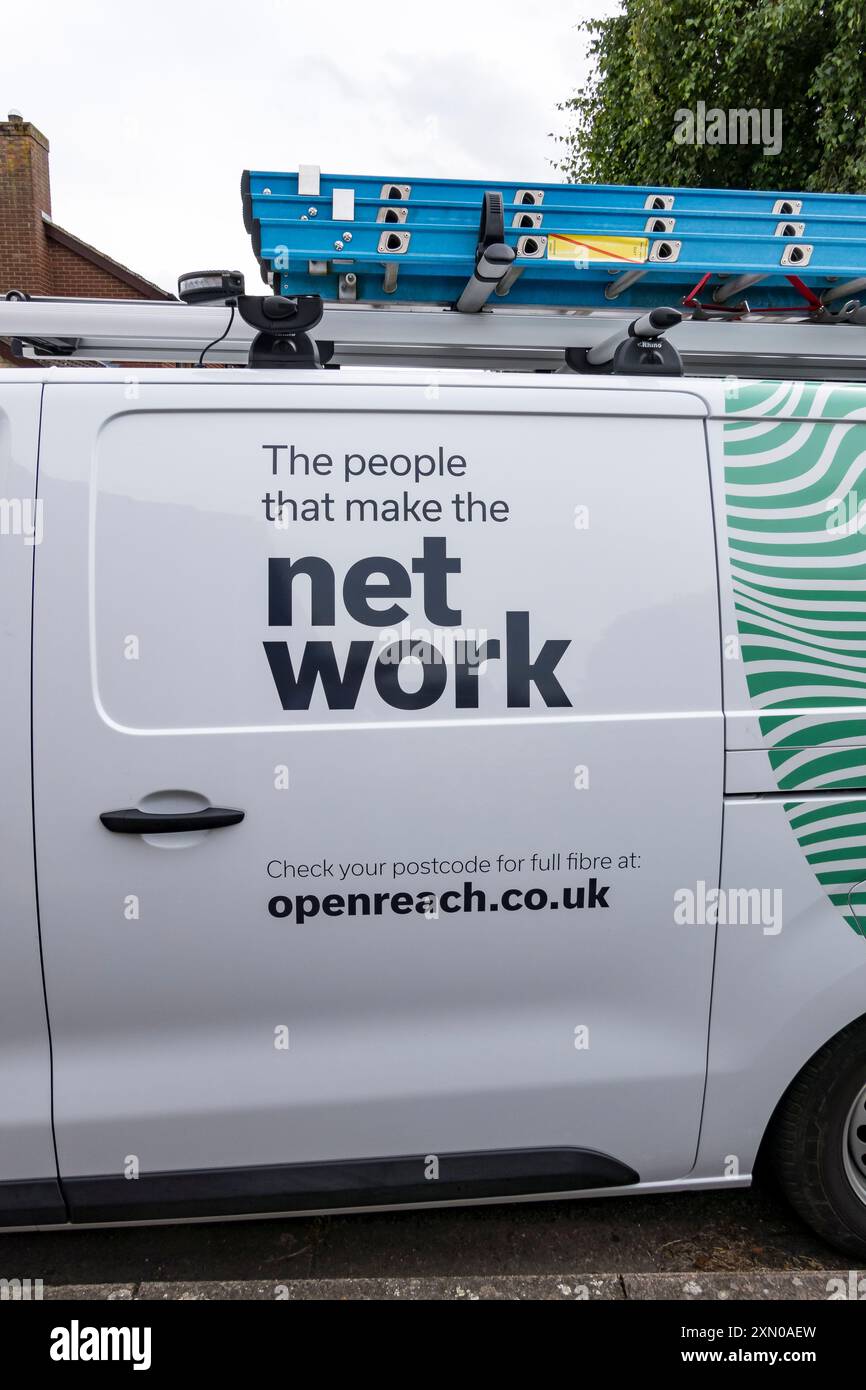 Openreach Works van avec slogan, Cherry Willingham, Lincoln, Lincolnshire, Angleterre, ROYAUME-UNI Banque D'Images