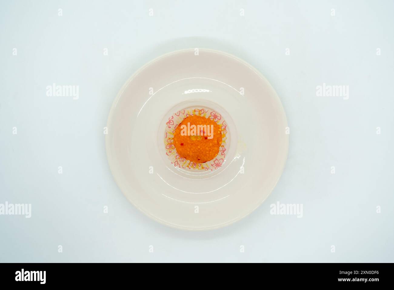 Une assiette de Motichur Laddoo Laddu pour le festival indien Diwali Sweets Banque D'Images