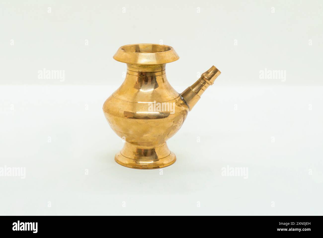 Puja Thali, Kalash pour avoir adoré les dieux hindous. Ustensiles de célébration Diwali Banque D'Images