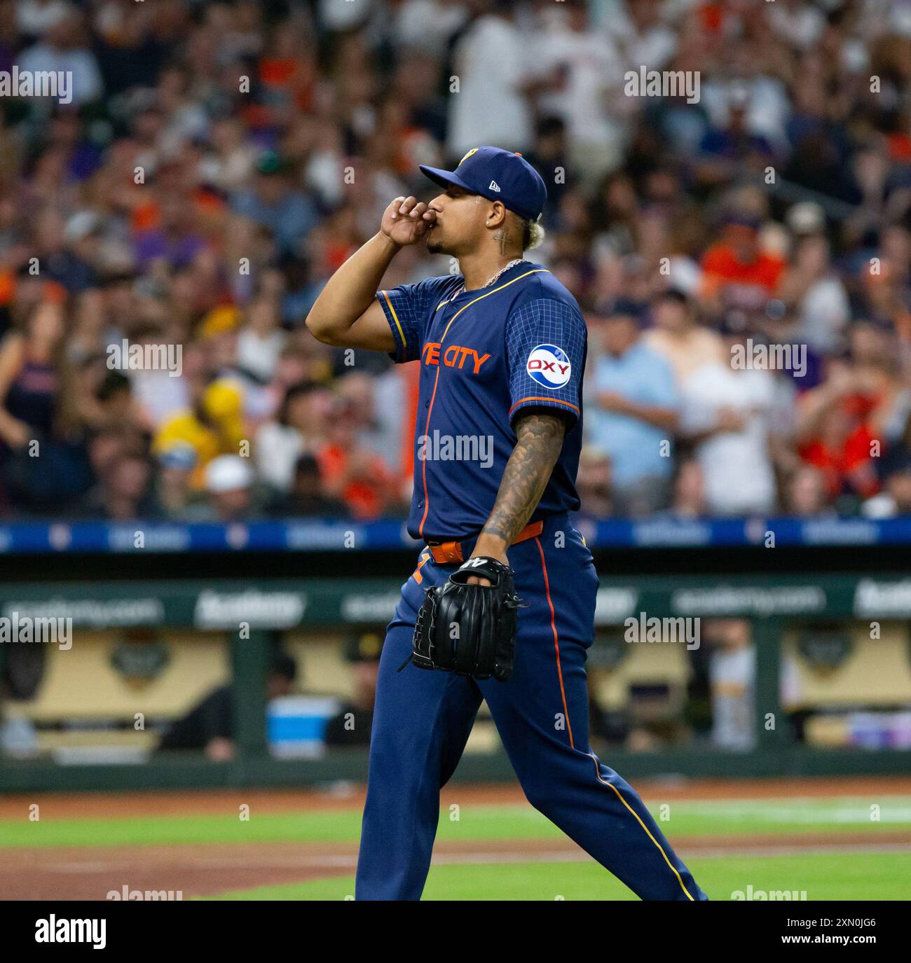 Houston, Texas, États-Unis. 30 juillet 2024. Le lanceur Astros BRYAN ABREU (52 ans) réagit après un Strikeout pendant le match de lundi, au minute Maid Park, à Houston, Texas. (Crédit image : © Domenic Grey/ZUMA Press Wire) USAGE ÉDITORIAL SEULEMENT! Non destiné à UN USAGE commercial ! Banque D'Images