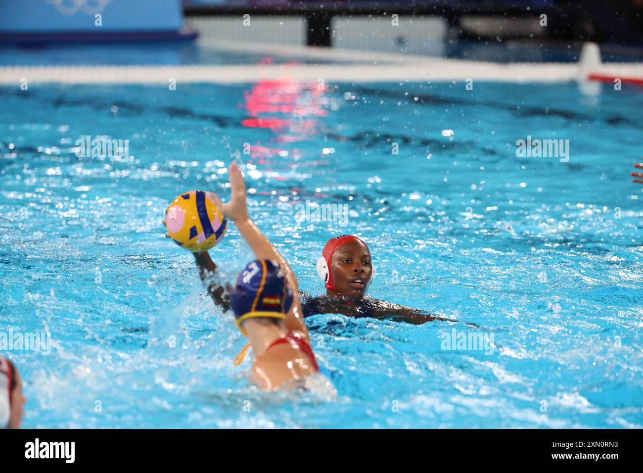 Paris, Ile de France, France. 29 juillet 2024. La gardienne américaine Ashleigh Johnson (1) lors du match entre les États-Unis et l'Espagne dans le groupe B de water-polo féminin lors des Jeux Olympiques d'été de Paris 2024 au Centre aquatique. (Crédit image : © David G. McIntyre/ZUMA Press Wire) USAGE ÉDITORIAL SEULEMENT! Non destiné à UN USAGE commercial ! Banque D'Images