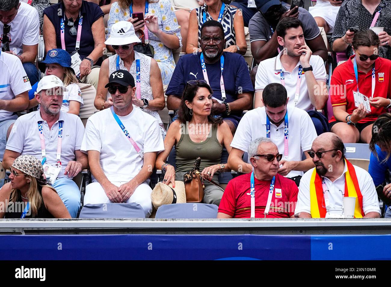 Zinedine Zidane, Alejandro Blanco, president of COE, and Miguel Diaz Roman, President of the Royal Spanish Tennis Federation, are seen during the tennis match between Rafael Nadal of Spain and Carlos Alcaraz of Spain against Tallon Griekspoor of Netherlands and Wesley Koolhof of Netherlands on Roland-Garros - Court Suzanne-Lenglen during the Paris 2024 Olympics Games on July 30, 2024 in Paris, France. AFP7 30/07/2024 (Europa Press via AP) Banque D'Images