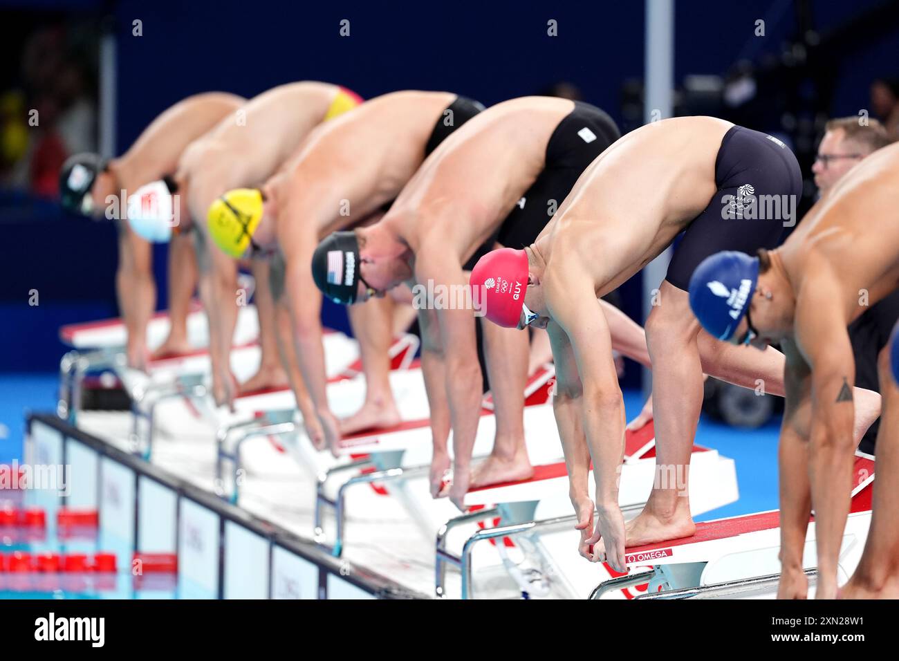 Le britannique James Guy en action lors de la finale du relais 4 x 200 m libre masculin à l'arène de la Défense de Paris le quatrième jour des Jeux Olympiques de Paris 2024 en France. Date de la photo : mardi 30 juillet 2024. Banque D'Images