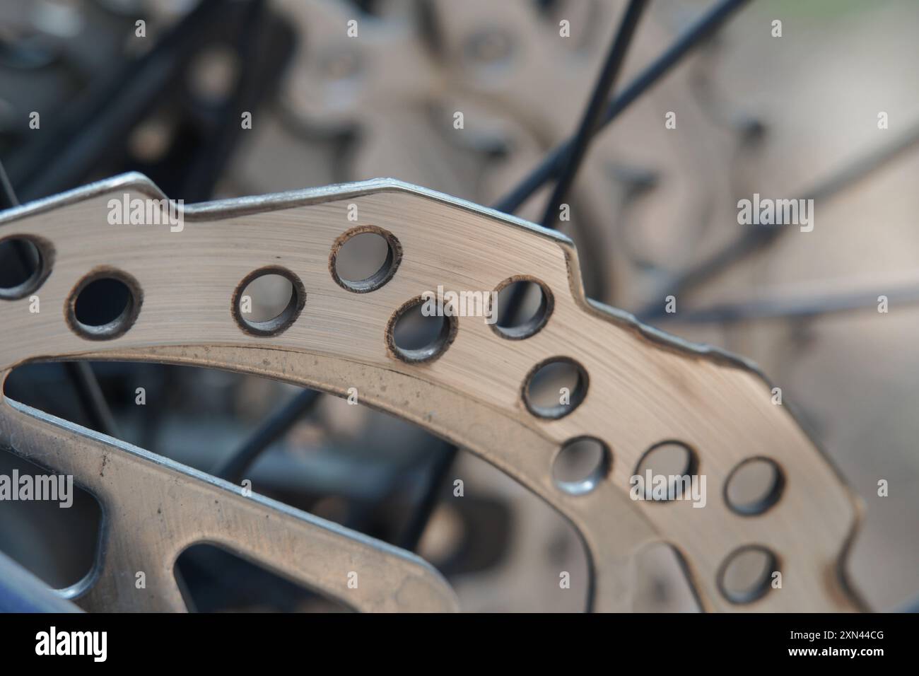 Gros plan macro d'un frein à disque de vélo Banque D'Images