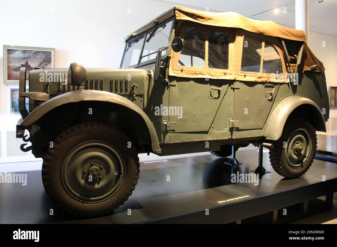 Stoewer Kfz.1, voiture d'état-major hors route de la seconde Guerre mondiale, exposée au Musée d'histoire militaire de la Bundeswehr, Dresde, Allemagne Banque D'Images
