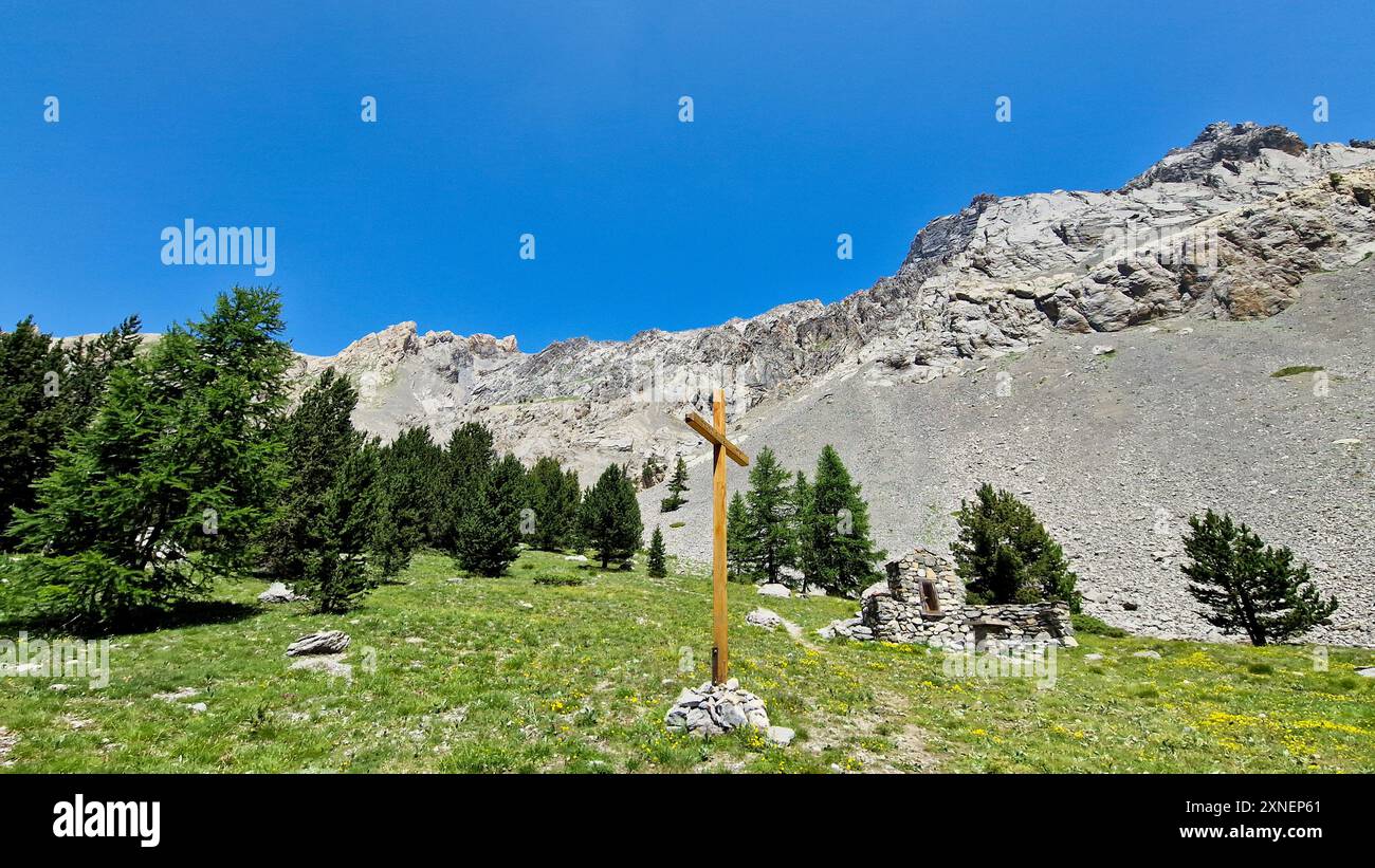 Oratoire &source de la font Sancte, Val d'Escreins, Vars Valley, Queyras, Hautes-Alpes, France Banque D'Images