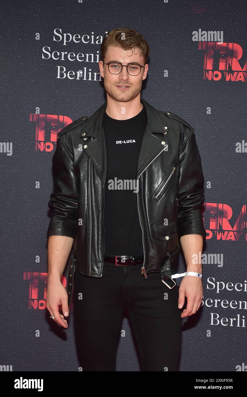 TRAP : NO WAY OUT Das projection spéciale Von TRAP : NO WAY OUT Model Linus Weber, GNTM in im Kino Zoo Palast in Berlin, AM 31.07.2024 im Zoopalast in im Kino Zoo Palast in Berlin, AM 31.07.2024 *** TRAP NO WAY OUT la projection spéciale de TRAP NO WAY OUT Model Linus Weber, GNTM au cinéma Zoo Palast de Berlin, le 31 07 2024 au Zoopalast au cinéma Zoo Palast de Berlin, le 31 07 2024 Photopress Mueller Banque D'Images