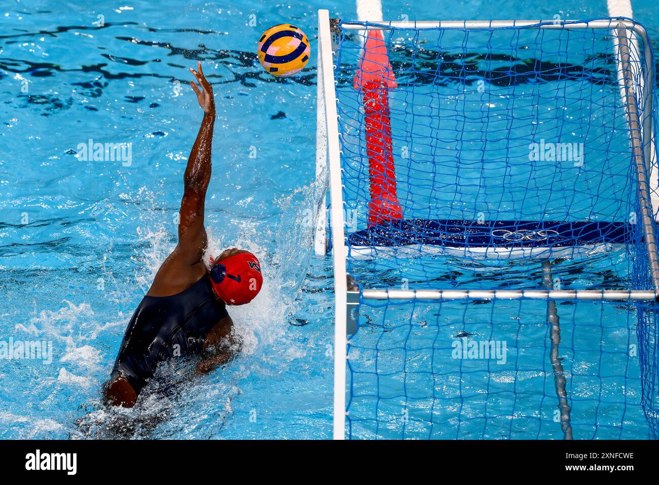 Paris, France. 31 juillet 2024. Ashleigh Johnson des États-Unis d'Amérique lors du match féminin de water-polo entre l'équipe d'Italie (casquettes blanches) et l'équipe des États-Unis d'Amérique (casquettes bleues) des Jeux Olympiques de Paris 2024 au Centre aquatique de Paris (France), le 31 juillet 2024. Crédit : Insidefoto di andrea staccioli/Alamy Live News Banque D'Images